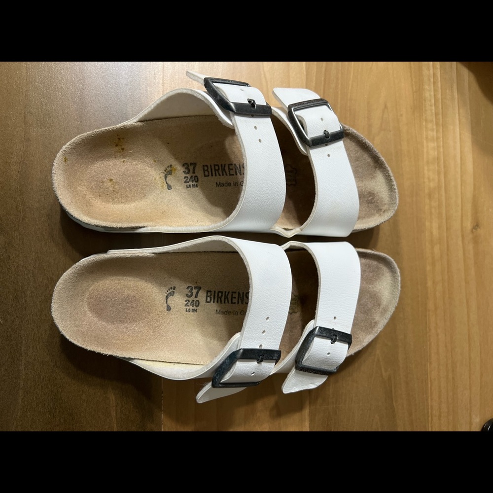 Arizona Birkenstock white sandals size 37 (6.5)